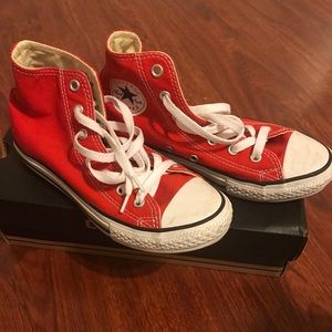 Converse Chuck Taylors ❤️🐉